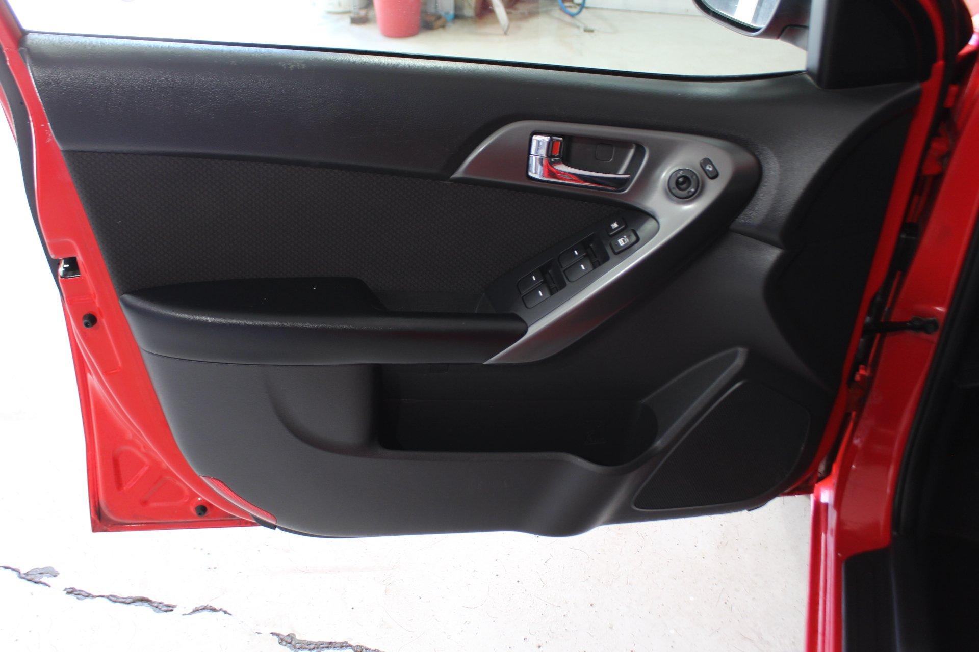 Kia Forte 5-Door 2013 - Image 9