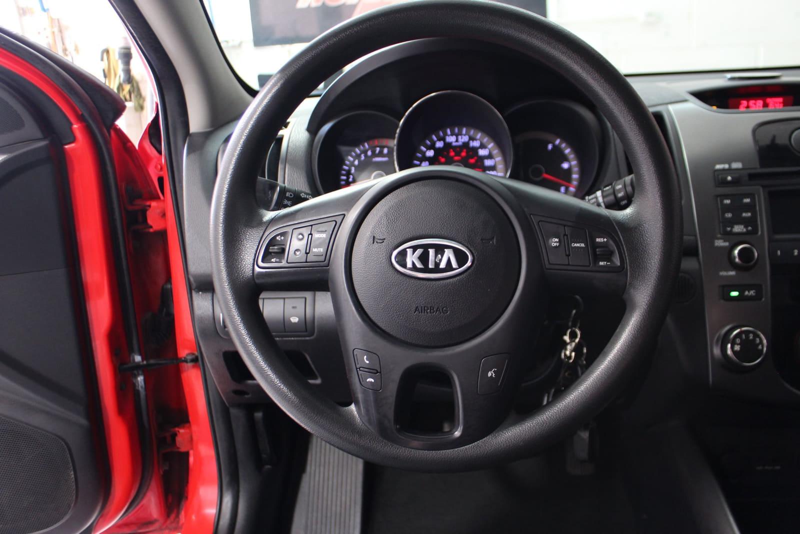 Kia Forte 5-Door 2013 - Image 12