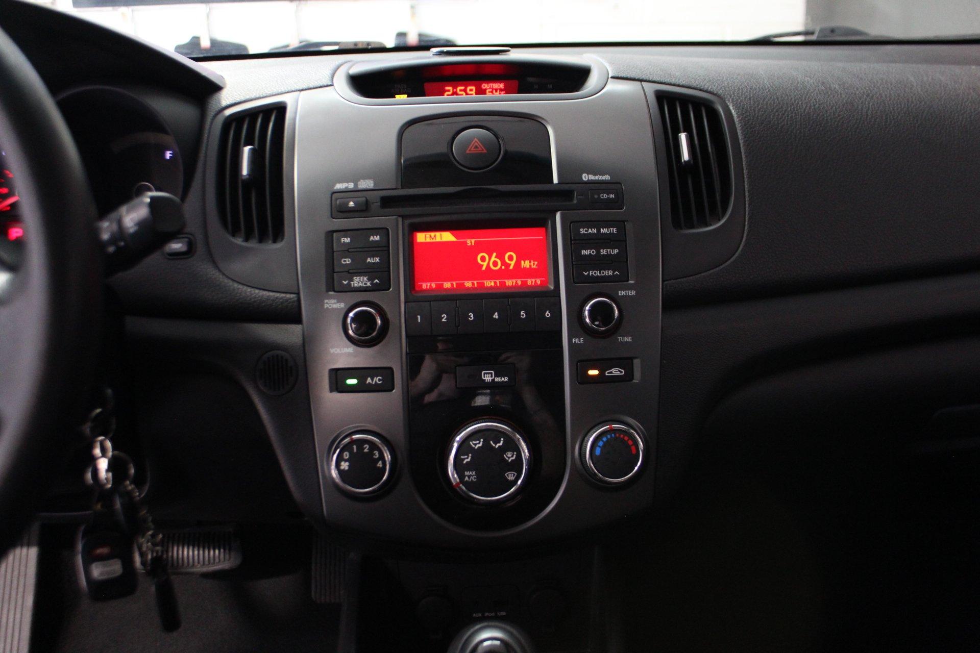 Kia Forte 5-Door 2013 - Image 16