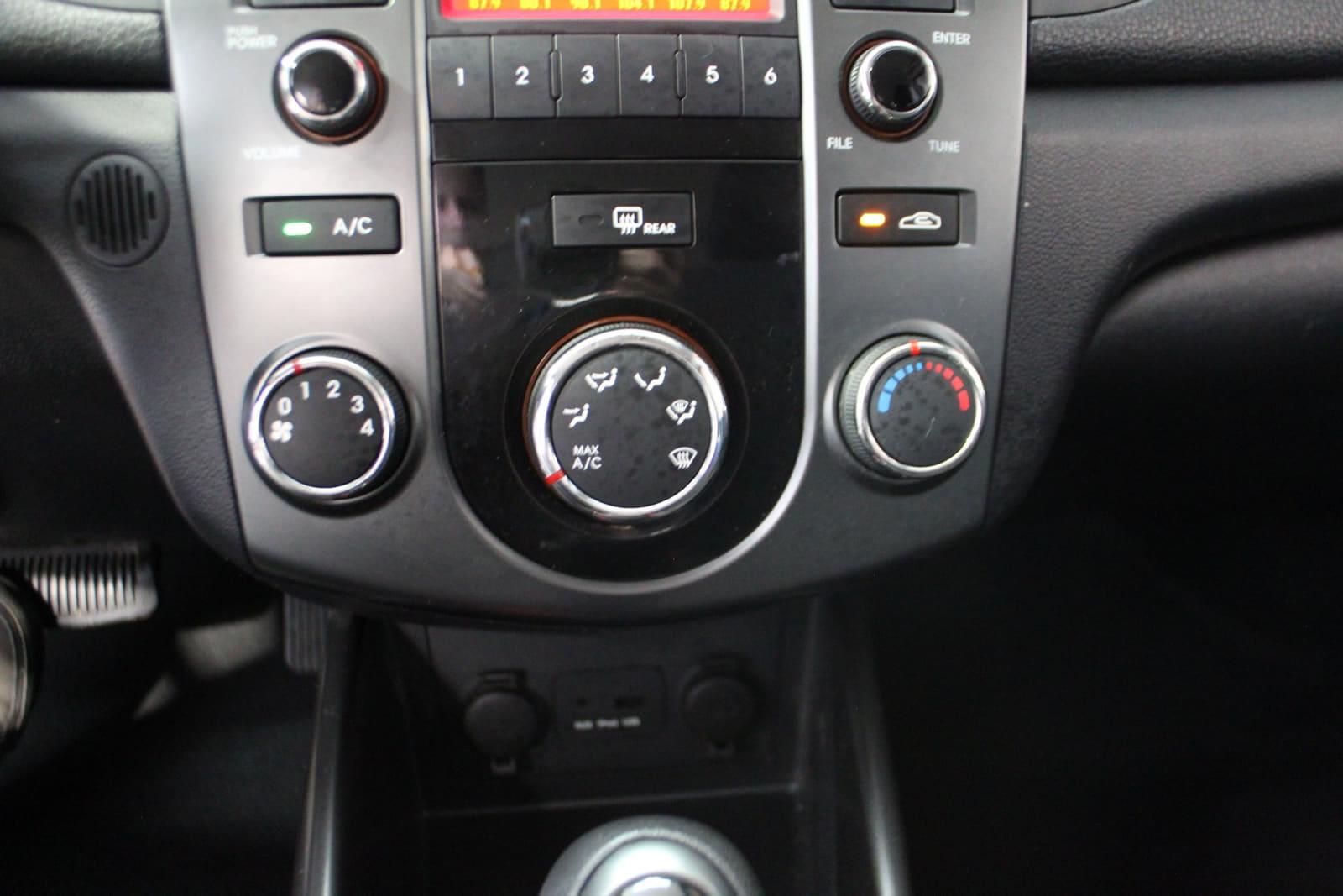 Kia Forte 5-Door 2013 - Image 18