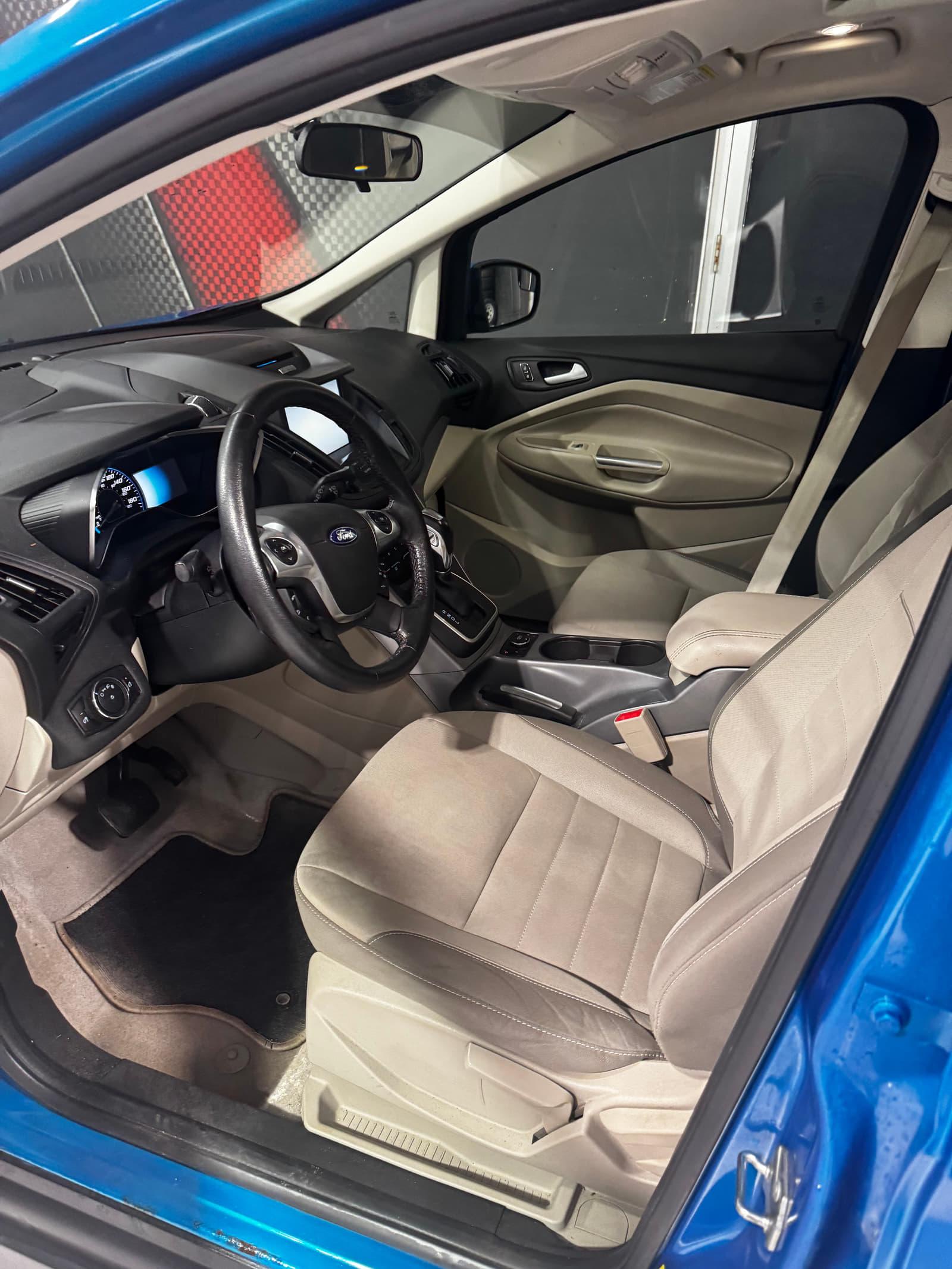 Ford C-Max Hybrid 2015 - Image 10