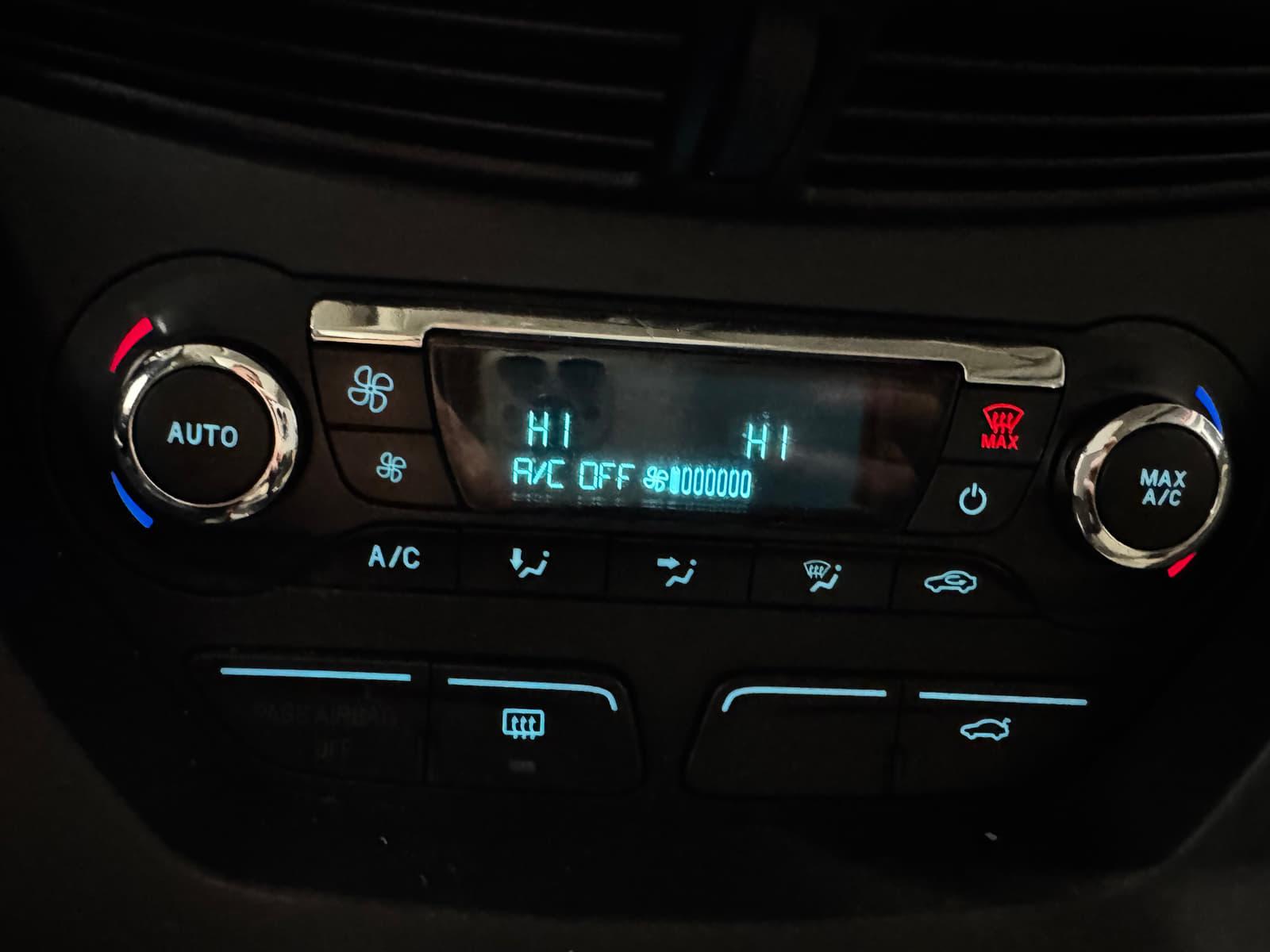 Ford C-Max Hybrid 2015 - Image 16