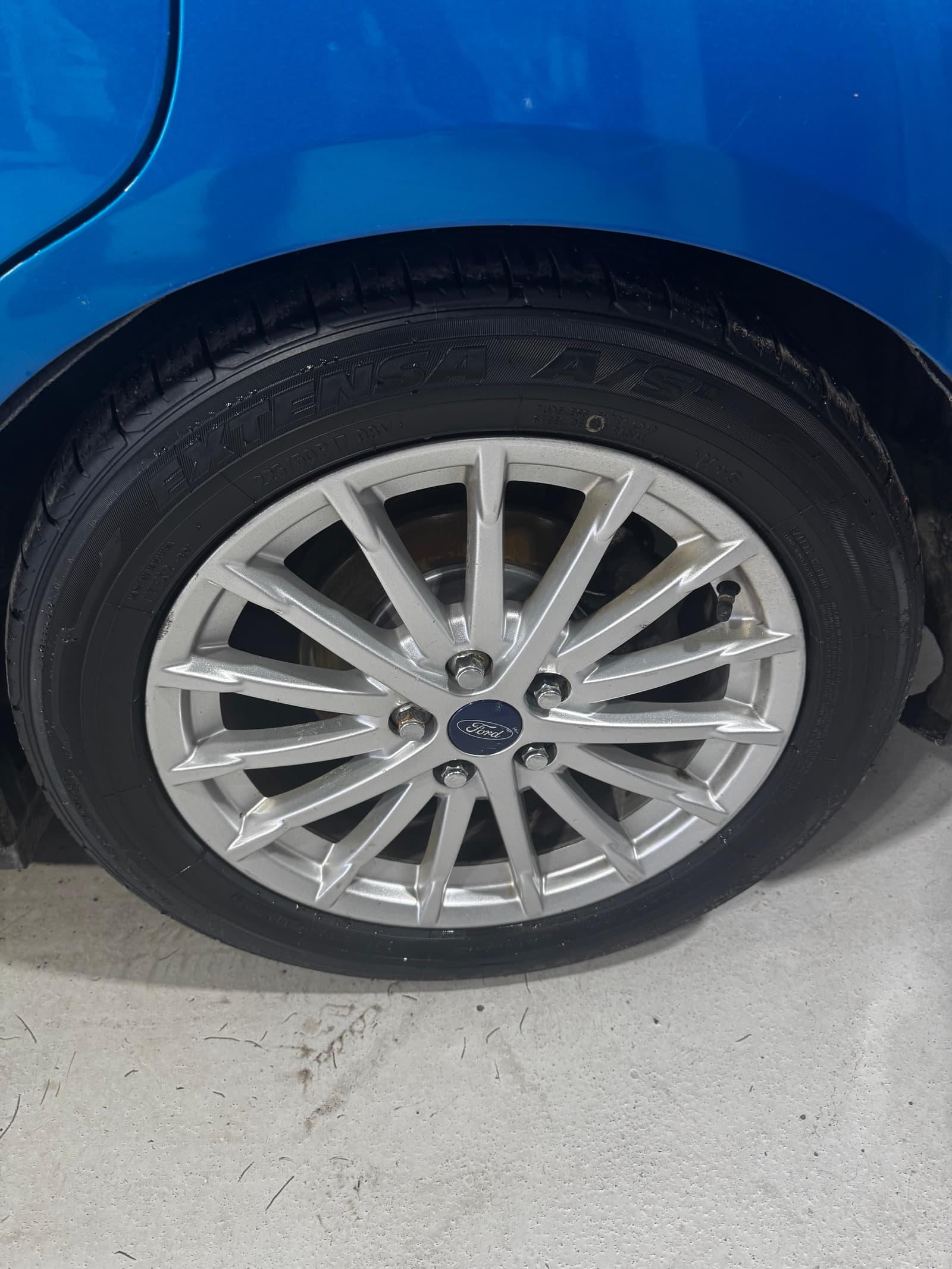 Ford C-Max Hybrid 2015 - Image 18