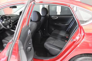 Nissan Sentra 2018 - Thumbnail 25