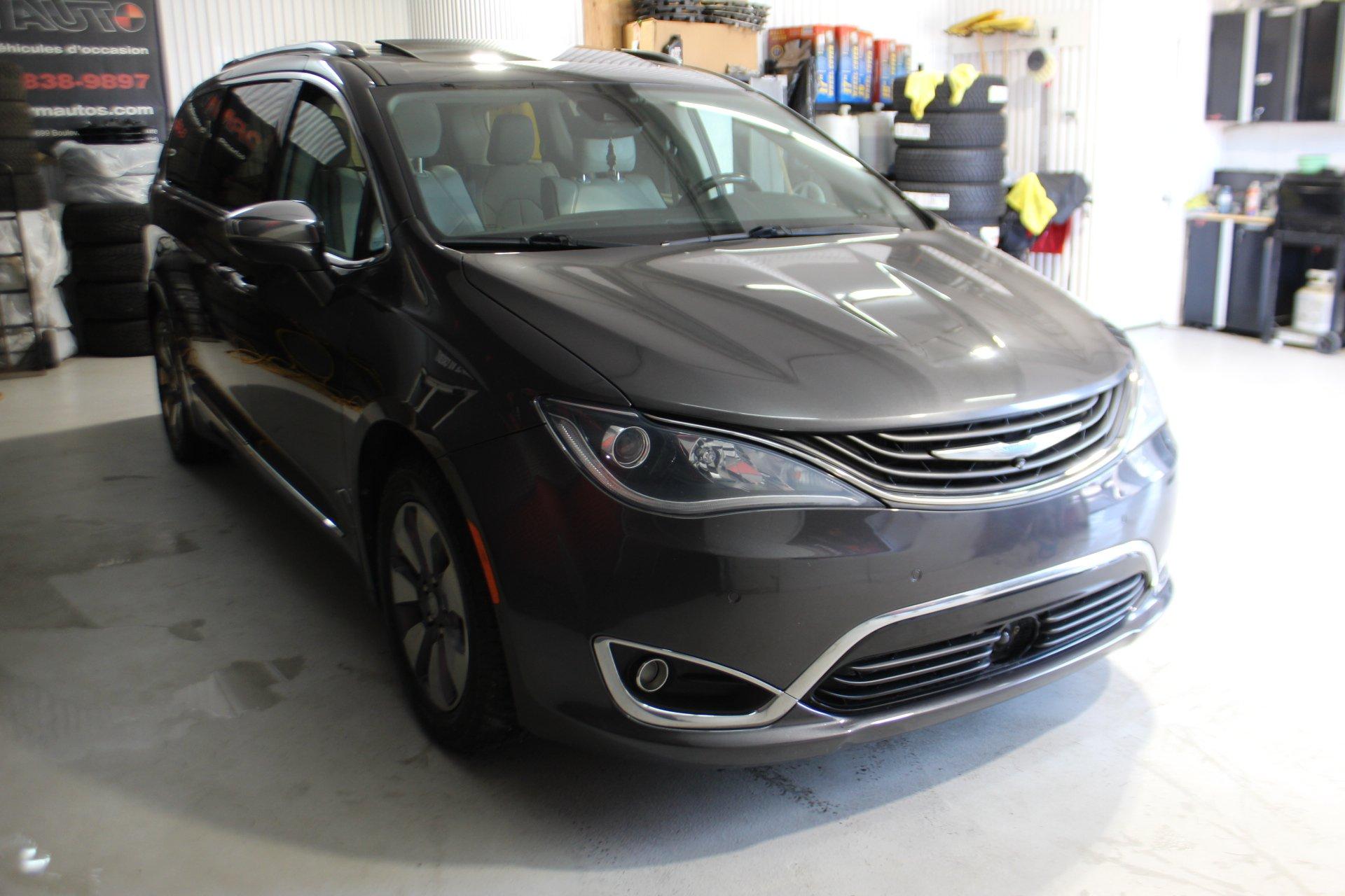 Chrysler Pacifica Hybrid 2017 - Image 4