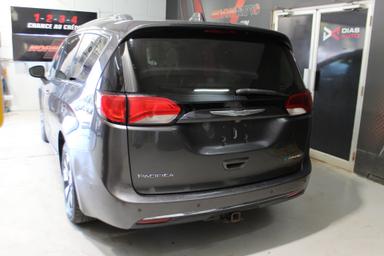 Chrysler Pacifica Hybrid 2017 - Thumbnail 6