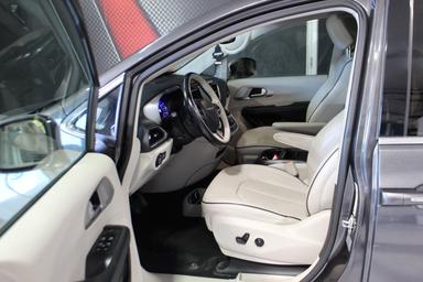 Chrysler Pacifica Hybrid 2017 - Thumbnail 9