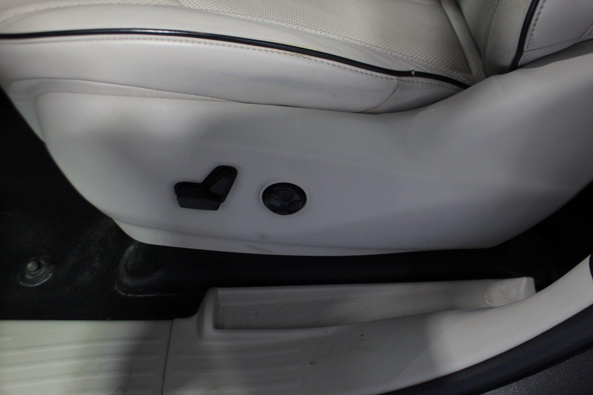 Chrysler Pacifica Hybrid 2017 - Image 10