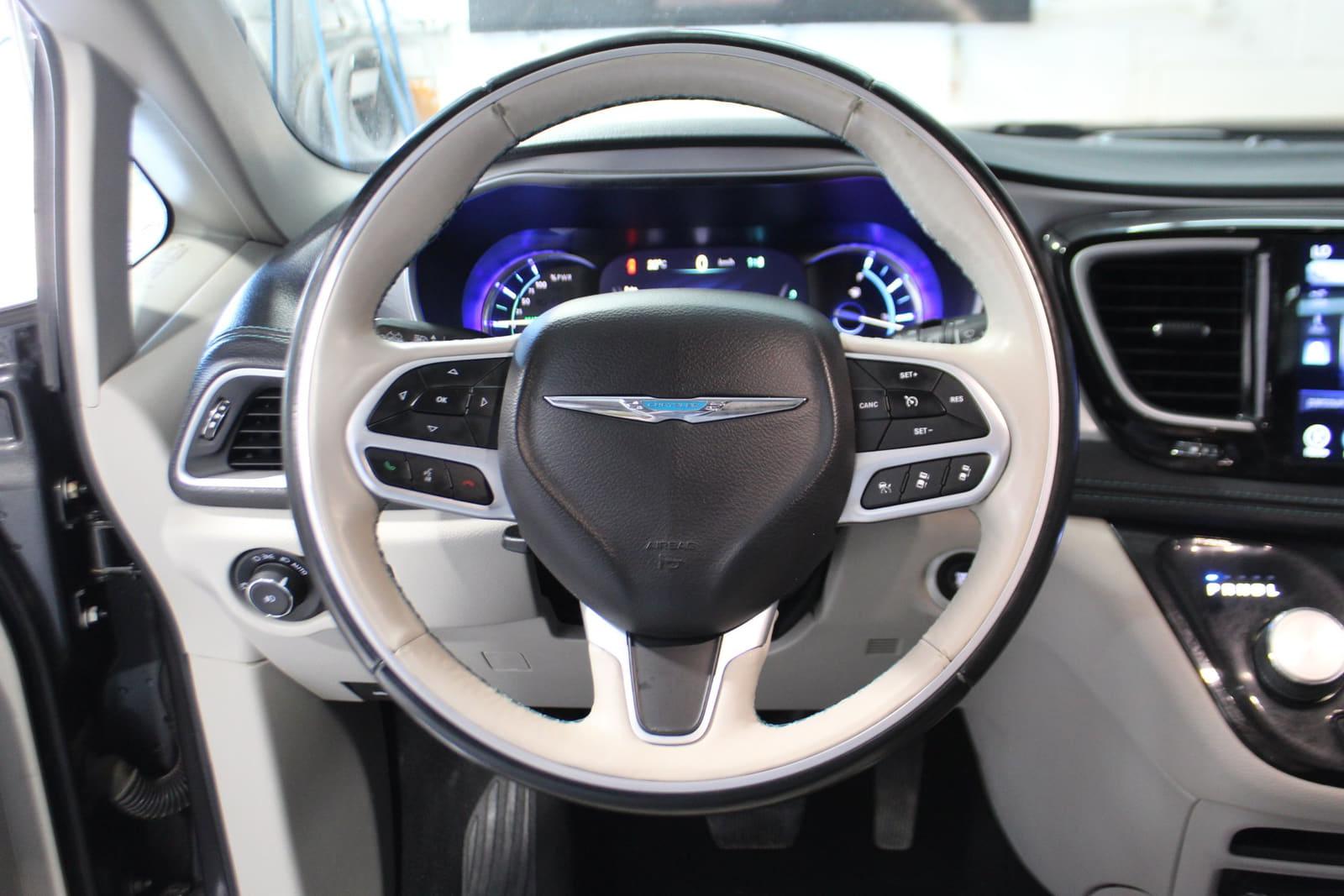 Chrysler Pacifica Hybrid 2017 - Image 13
