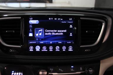 Chrysler Pacifica Hybrid 2017 - Thumbnail 18