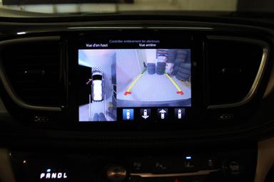 Chrysler Pacifica Hybrid 2017 - Thumbnail 22