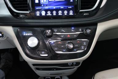 Chrysler Pacifica Hybrid 2017 - Thumbnail 23