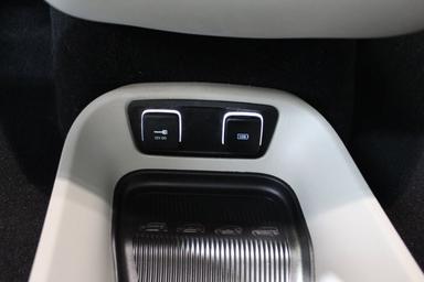 Chrysler Pacifica Hybrid 2017 - Thumbnail 25