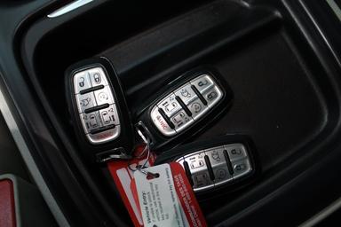 Chrysler Pacifica Hybrid 2017 - Thumbnail 32