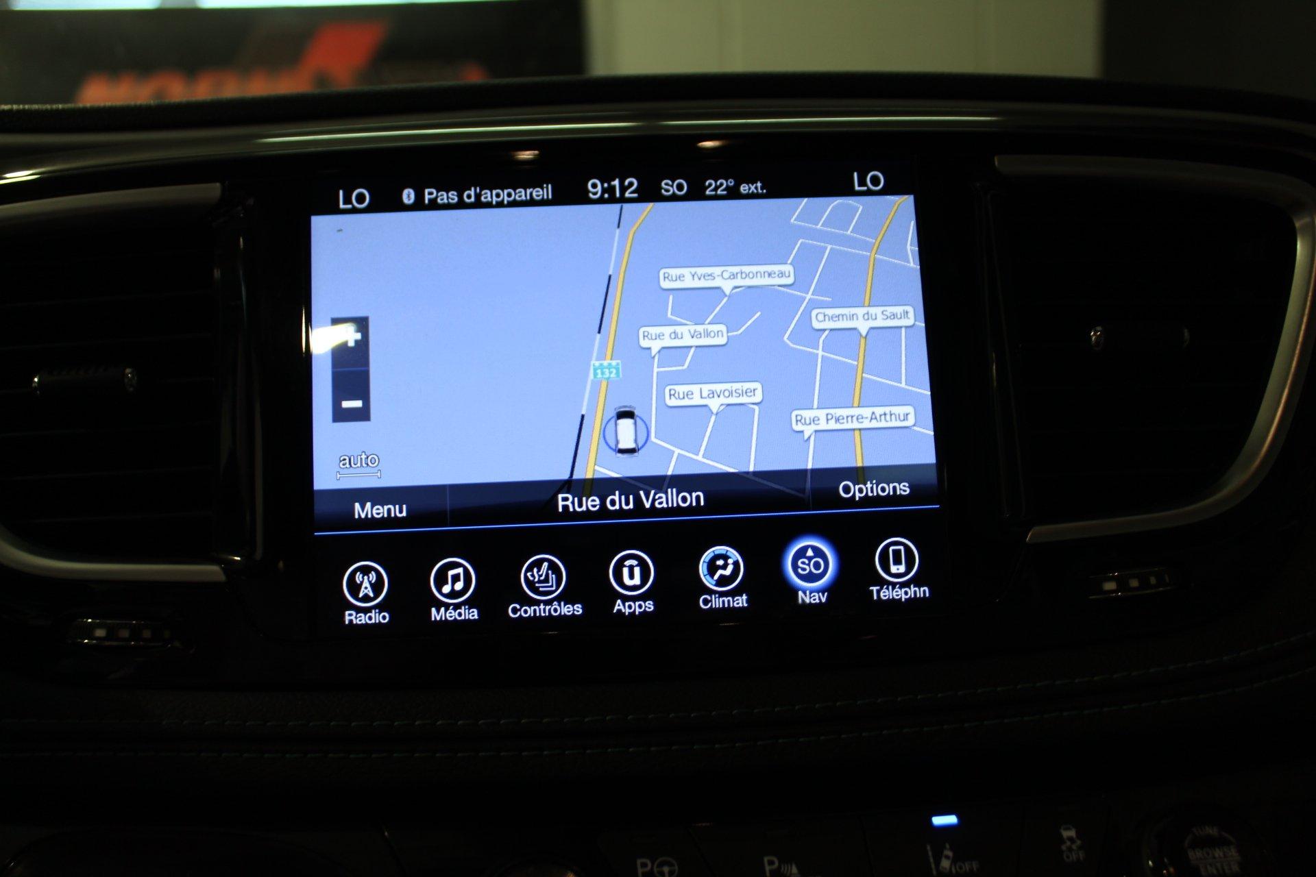 Chrysler Pacifica Hybrid 2017 - Image 19