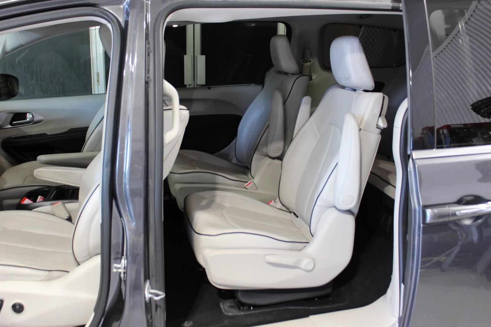 Chrysler Pacifica Hybrid 2017 - Image 27