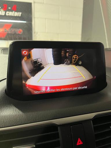 Mazda Mazda3 2018 - Thumbnail 16