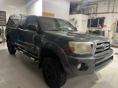 Toyota Tacoma 2010 - Thumbnail 3