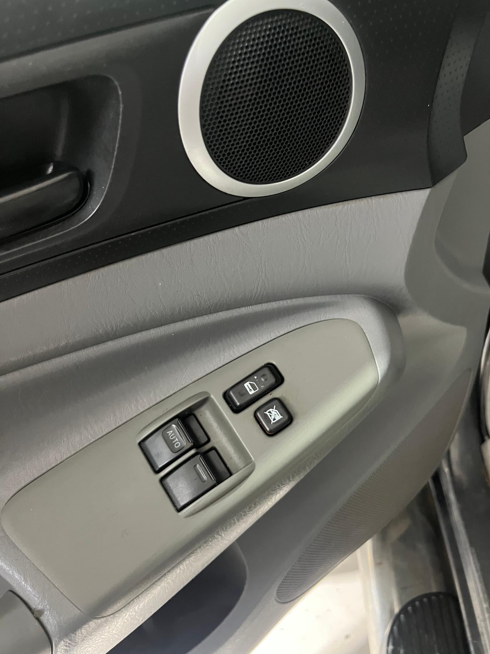 Toyota Tacoma 2010 - Image 10