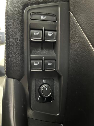 Volkswagen Tiguan 2023 - Thumbnail 8