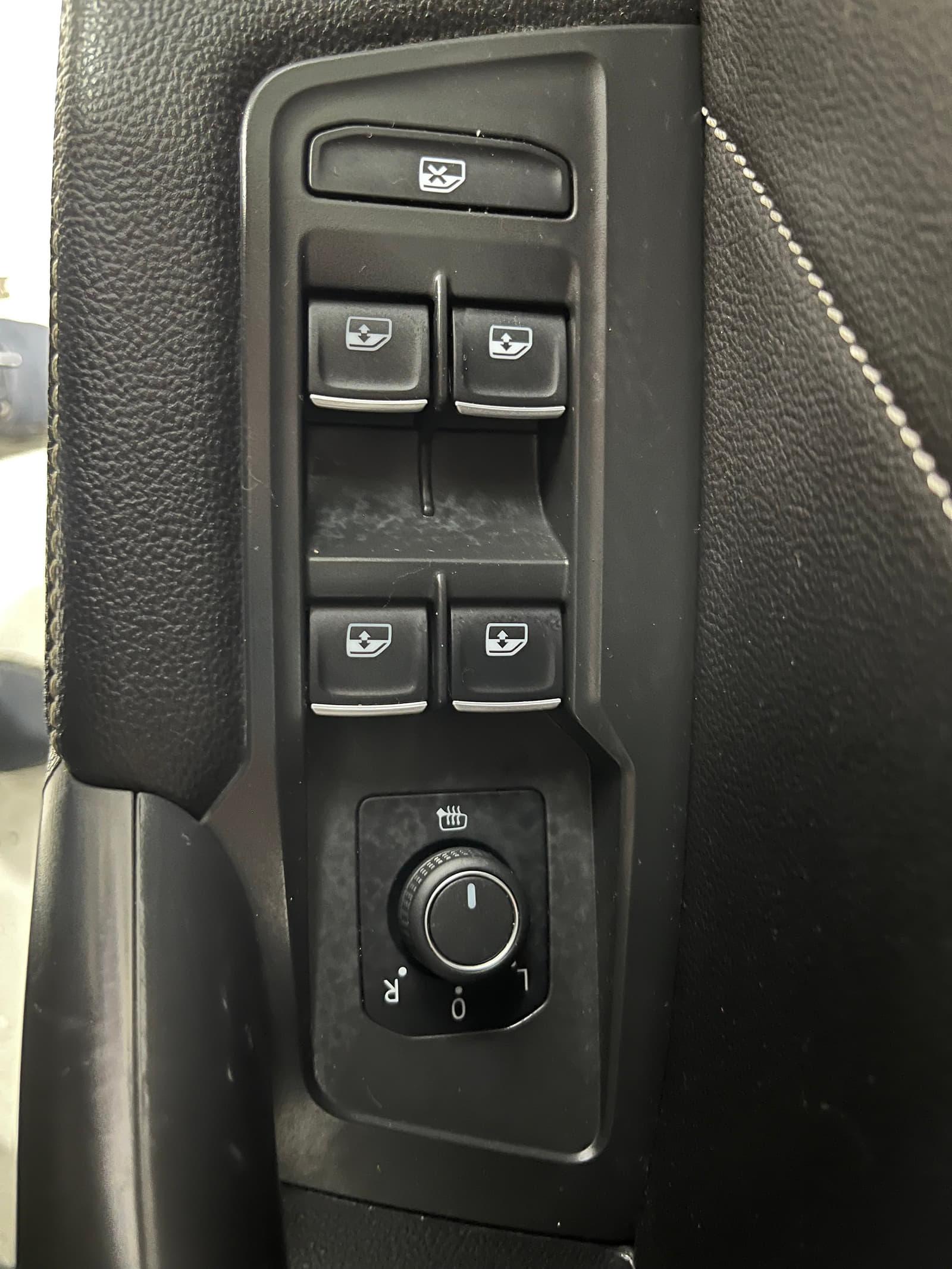 Volkswagen Tiguan 2023 - Image 8