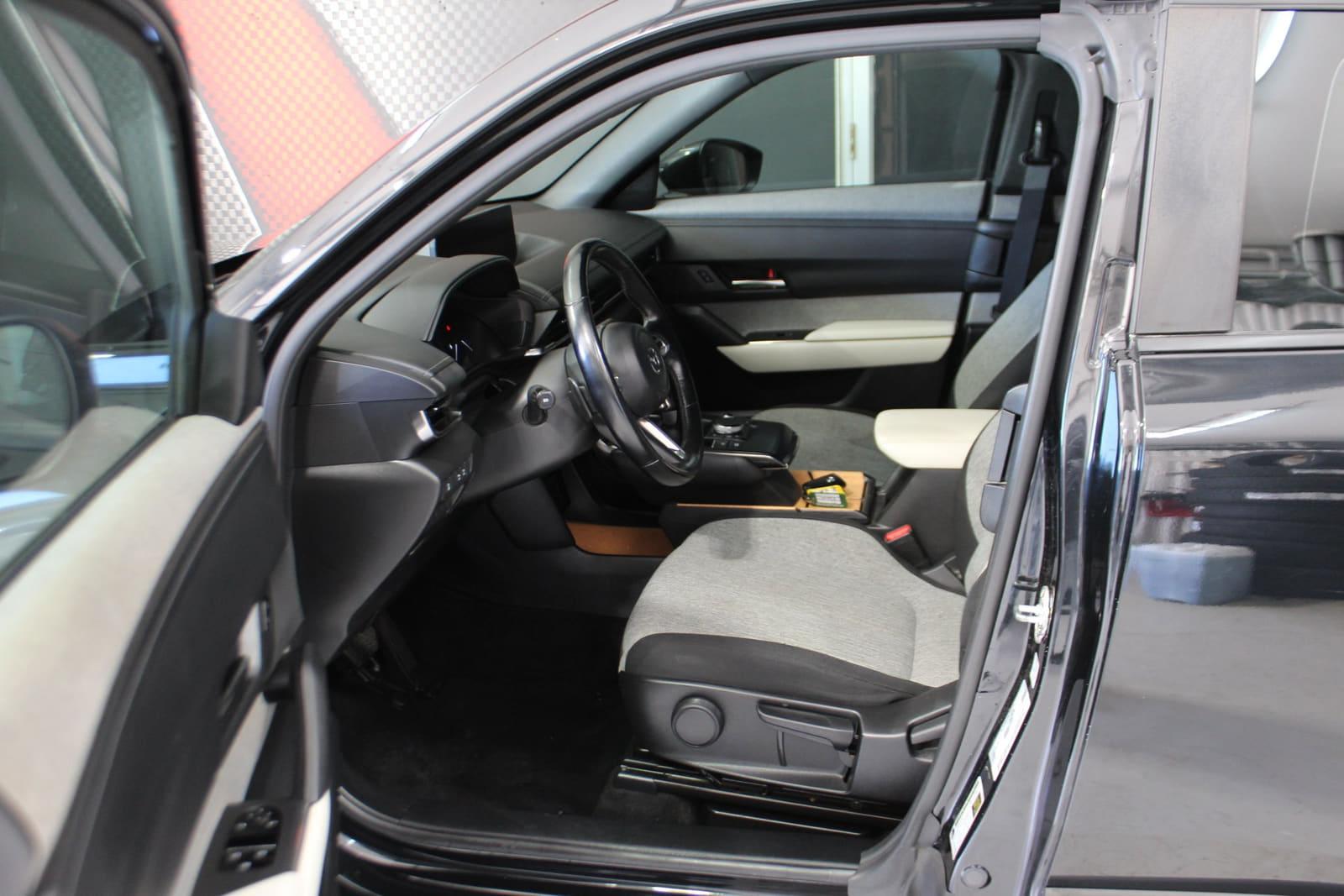 Mazda MX-30 2022 - Image 11