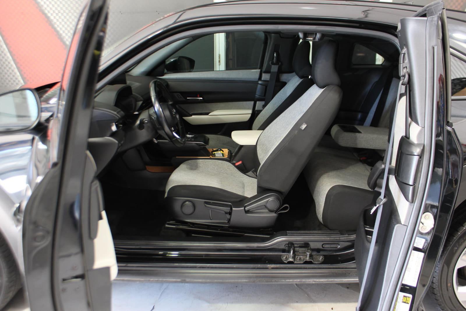 Mazda MX-30 2022 - Image 12