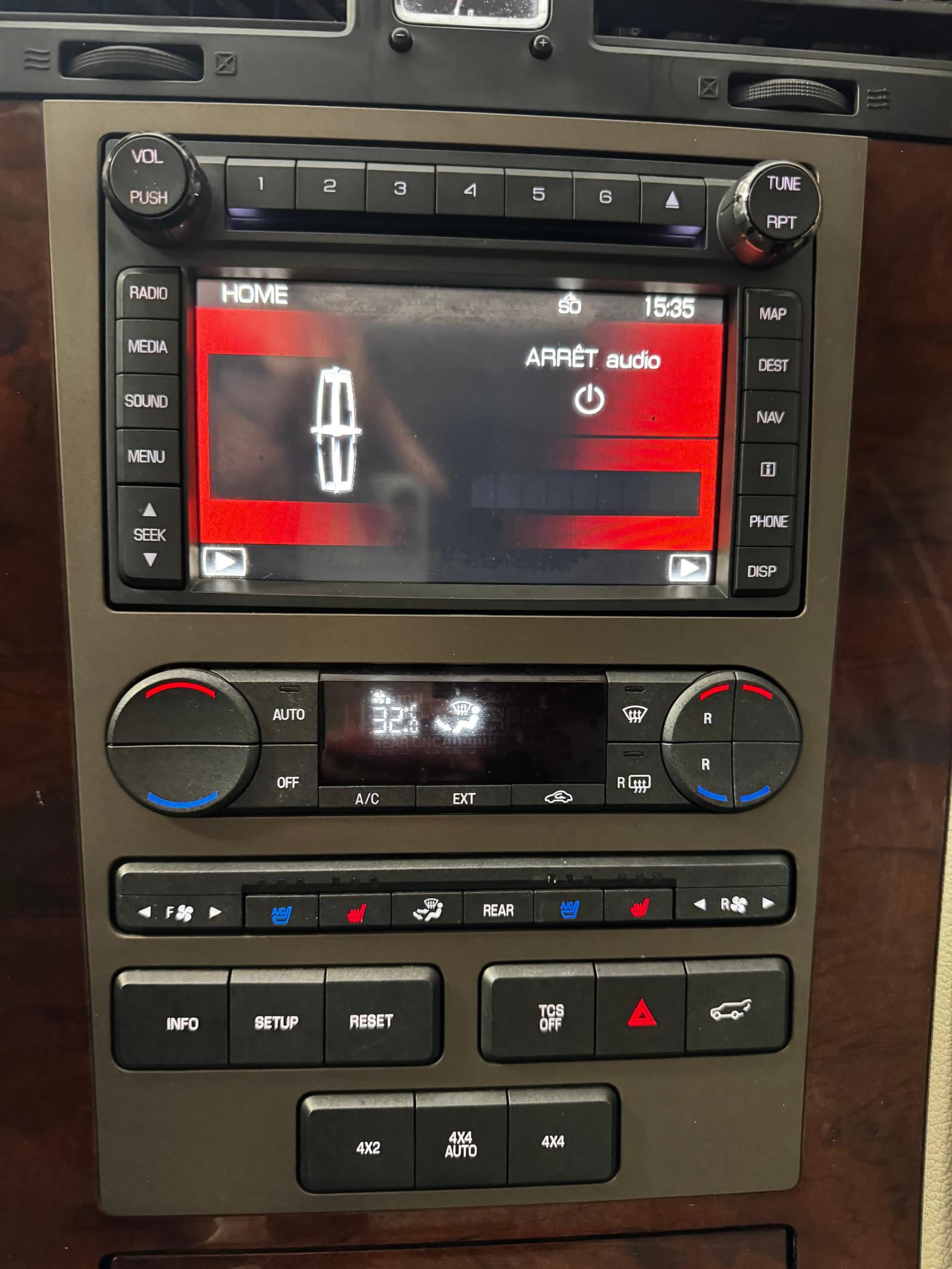 Lincoln Navigator L 2013 - Image 12