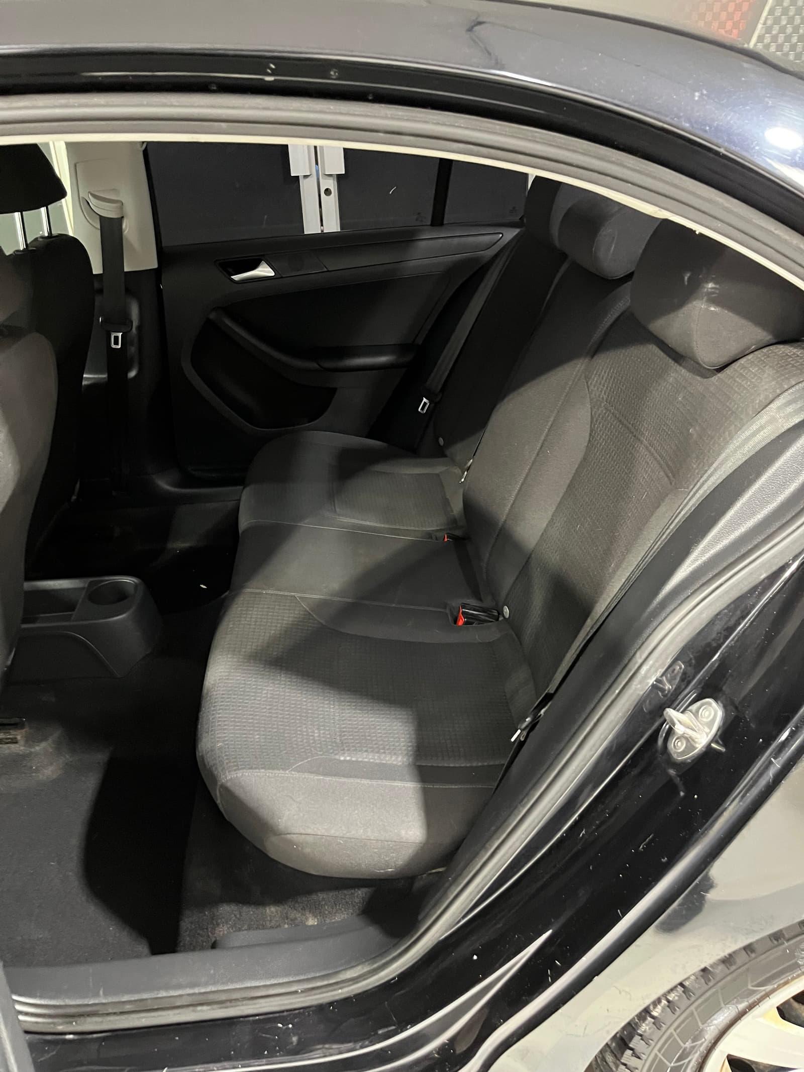 Volkswagen Jetta 2017 - Image 2