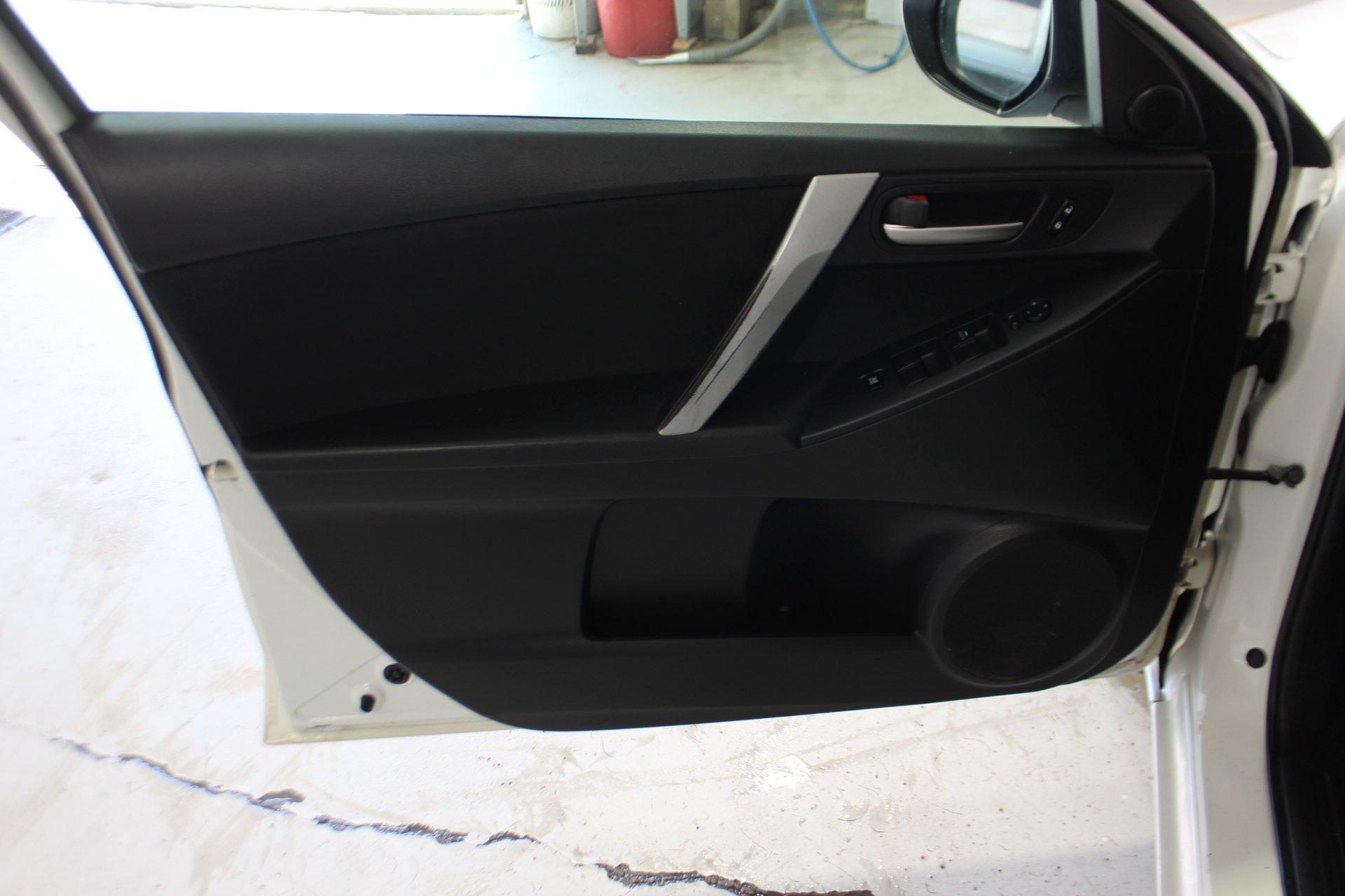 Mazda MAZDA3 2012 - Image 9