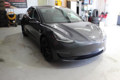 Tesla Model 3 2018 - Thumbnail 5