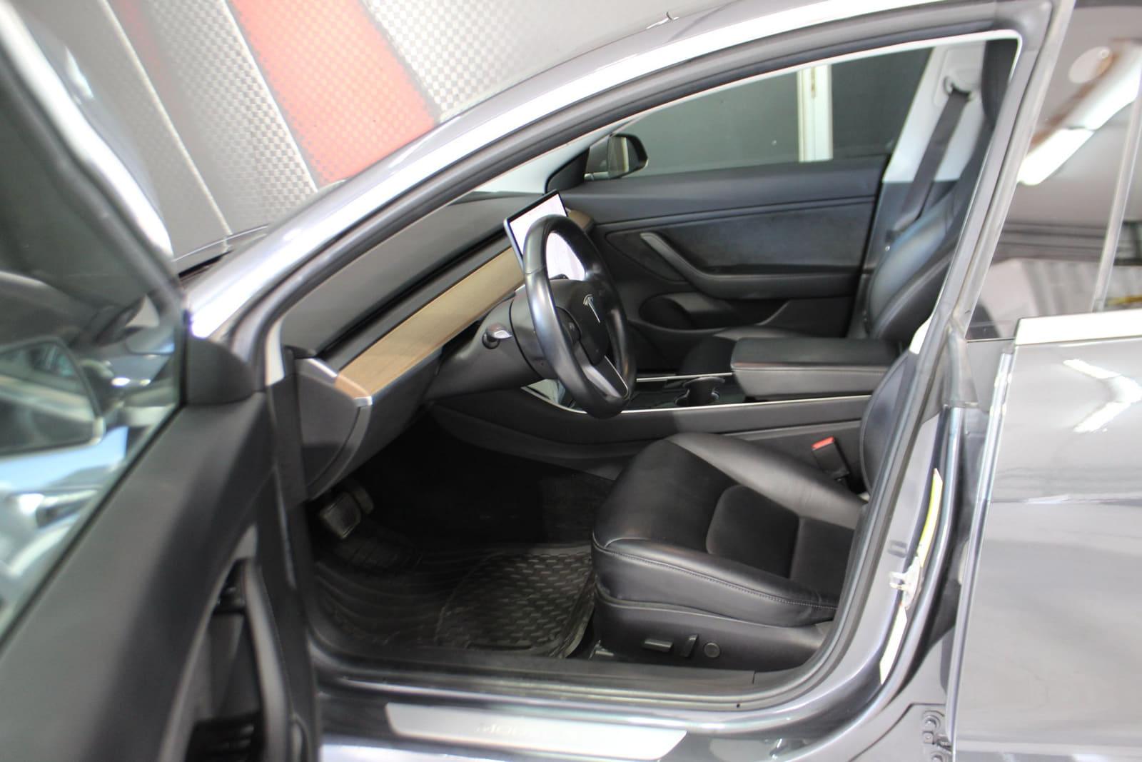 Tesla Model 3 2018 - Image 11