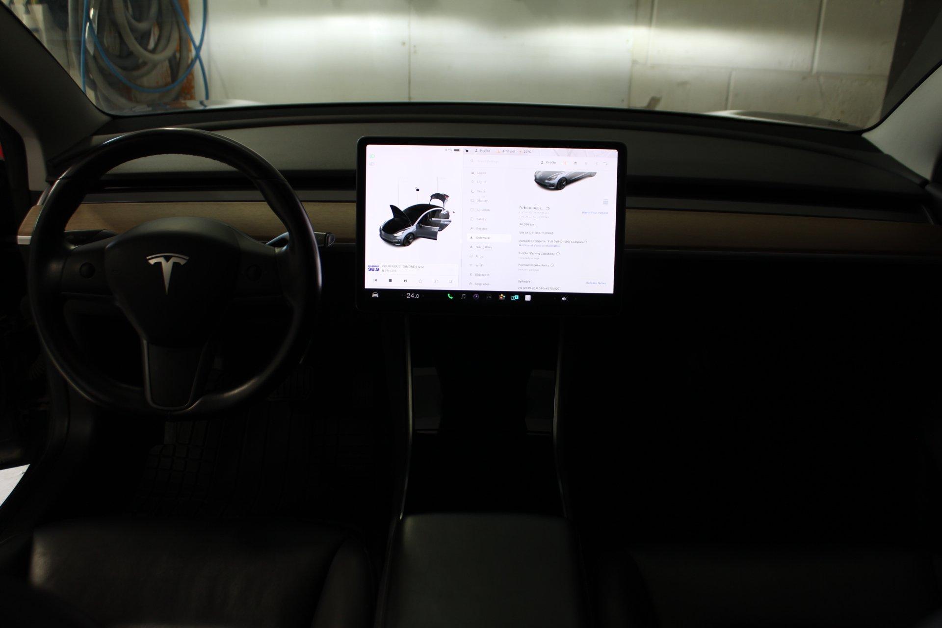 Tesla Model 3 2018 - Image 13