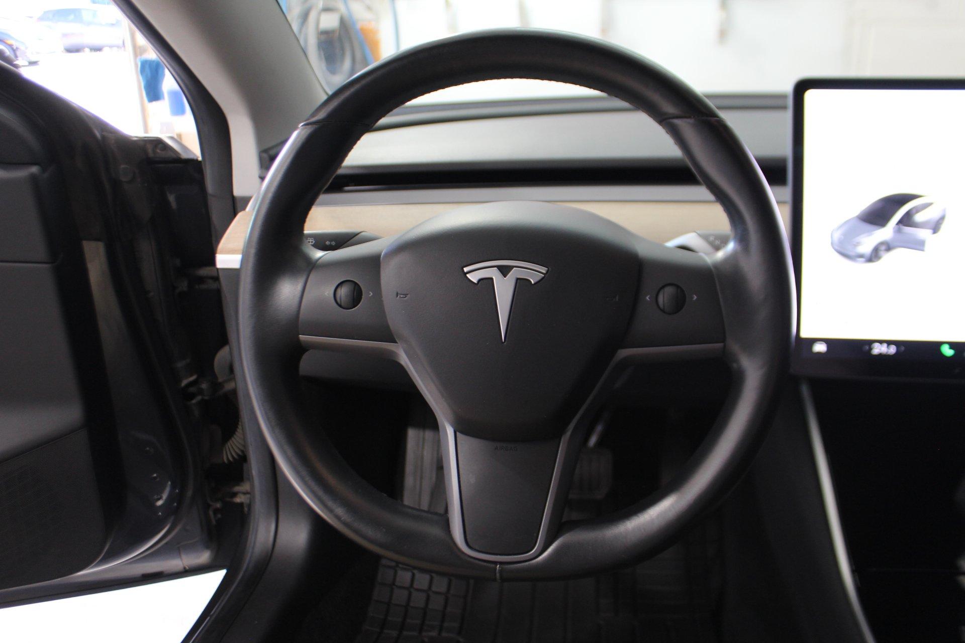 Tesla Model 3 2018 - Image 15