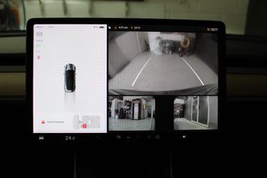 Tesla Model 3 2018 - Thumbnail 17