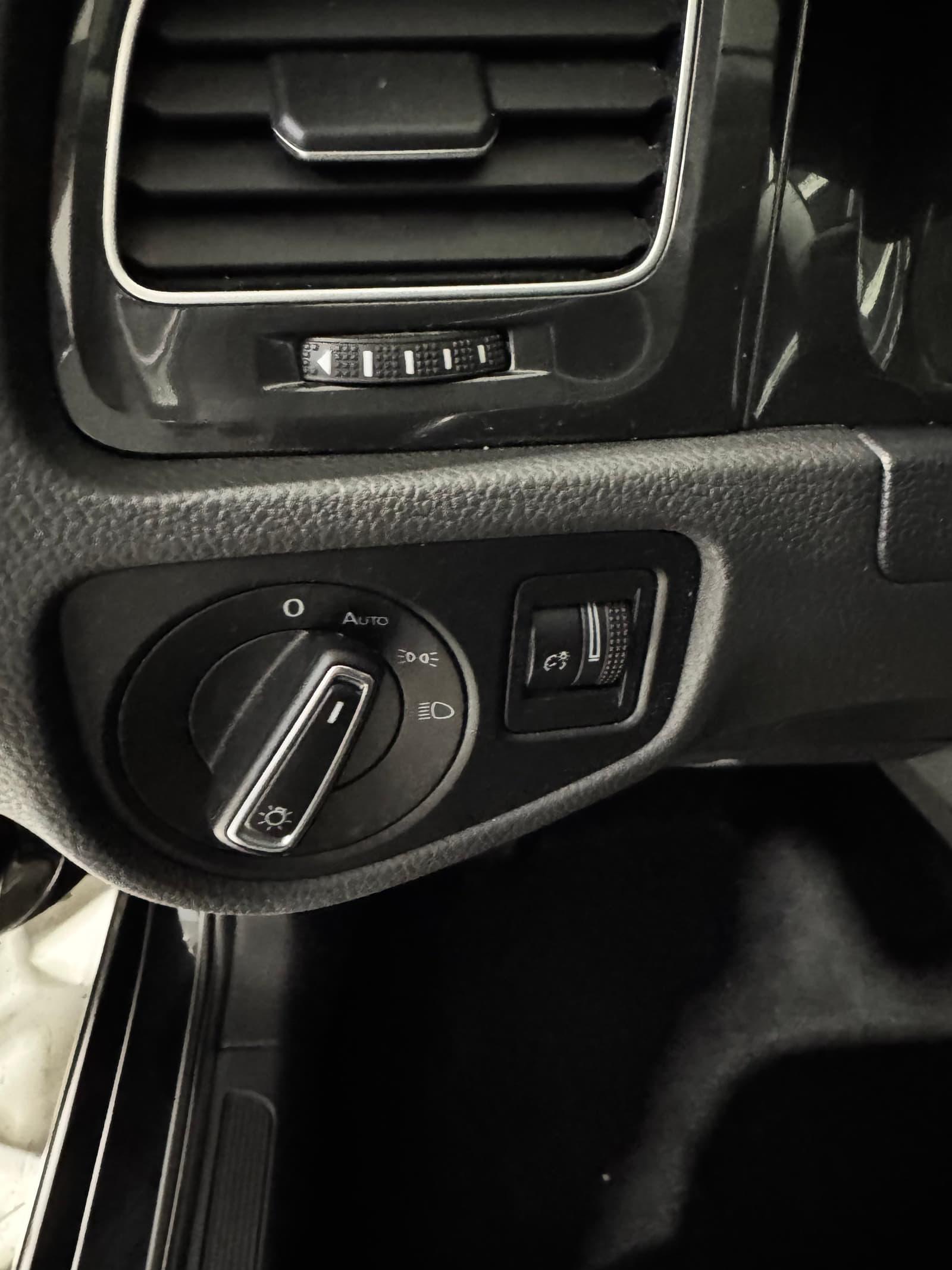 Volkswagen Golf 2019 - Image 11