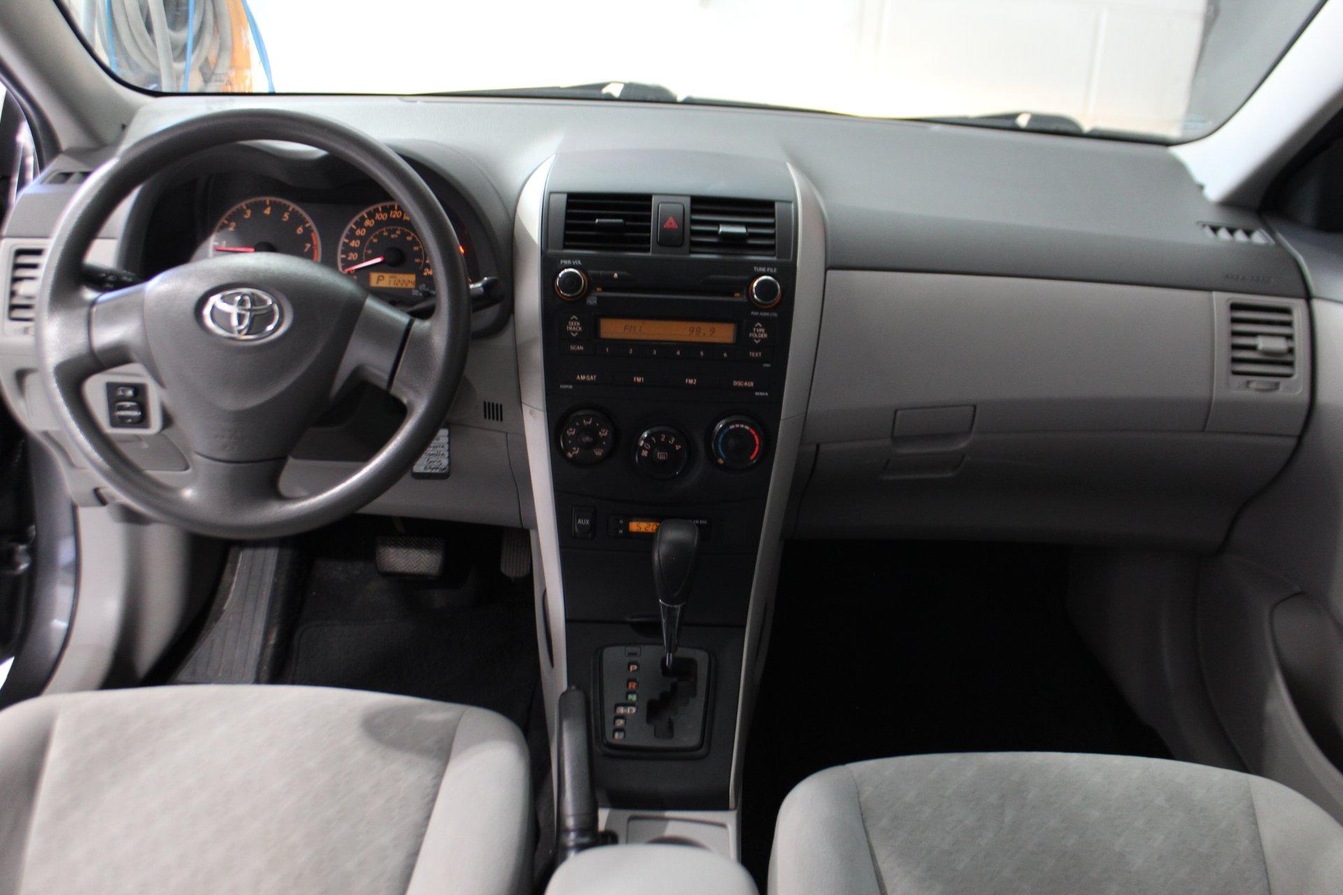 Toyota Corolla 2010 - Image 12