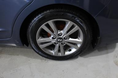 Hyundai Elantra 2018 - Thumbnail 8