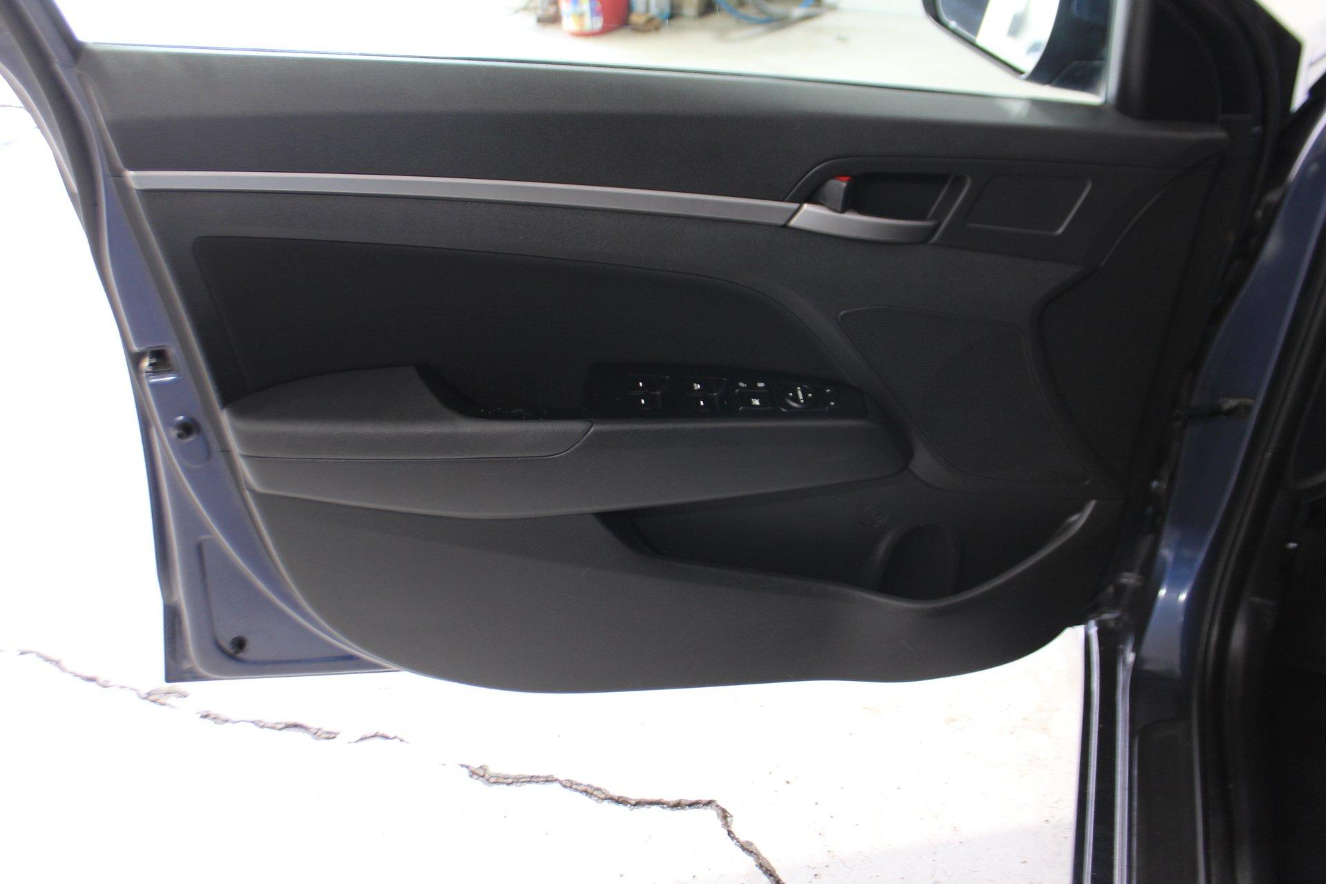 Hyundai Elantra 2018 - Image 9