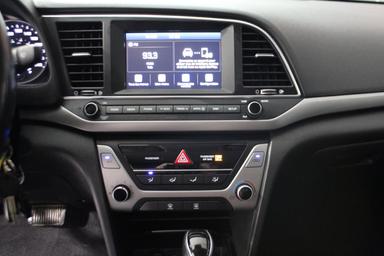 Hyundai Elantra 2018 - Thumbnail 17
