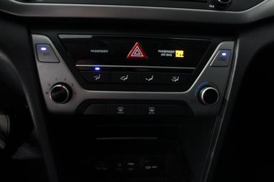 Hyundai Elantra 2018 - Thumbnail 20