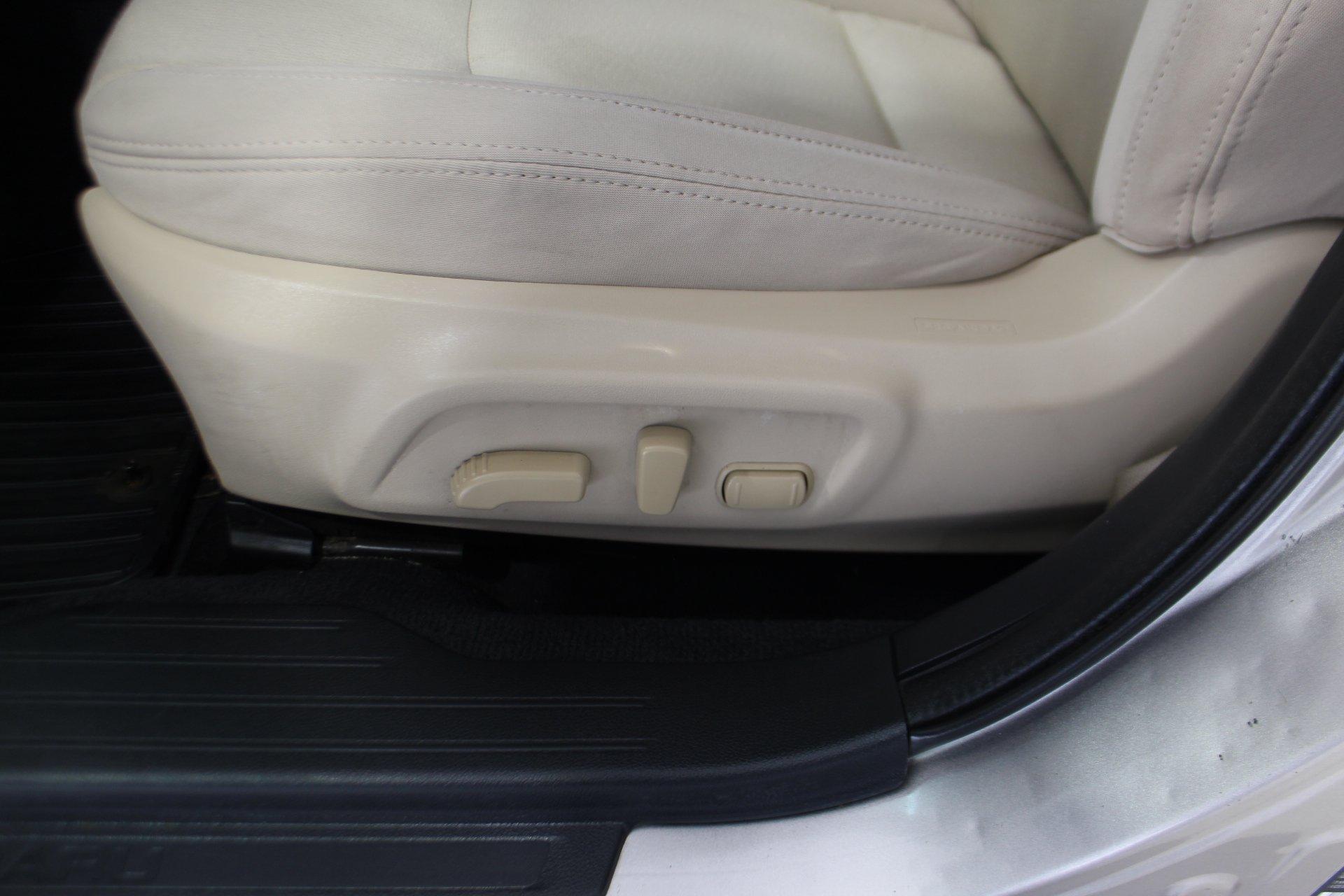 Subaru Legacy 2017 - Image 12