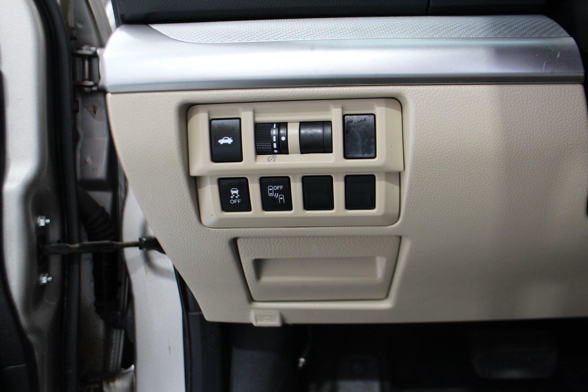 Subaru Legacy 2017 - Image 13