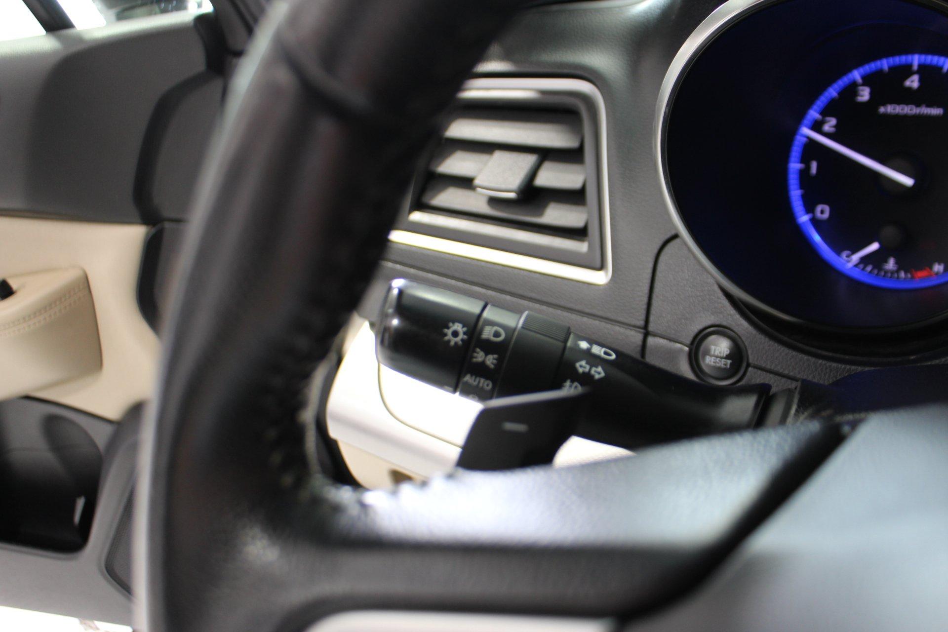 Subaru Legacy 2017 - Image 19