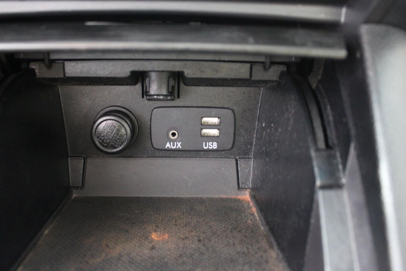 Subaru Legacy 2017 - Image 26