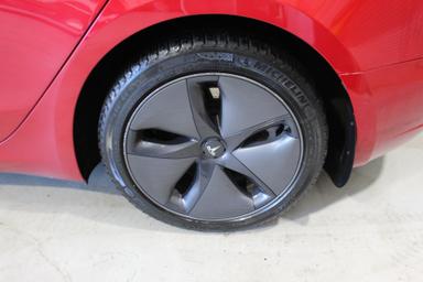 Tesla Model 3 2020 - Thumbnail 8