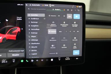 Tesla Model 3 2020 - Thumbnail 17