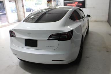 Tesla Model 3 2020 - Thumbnail 6