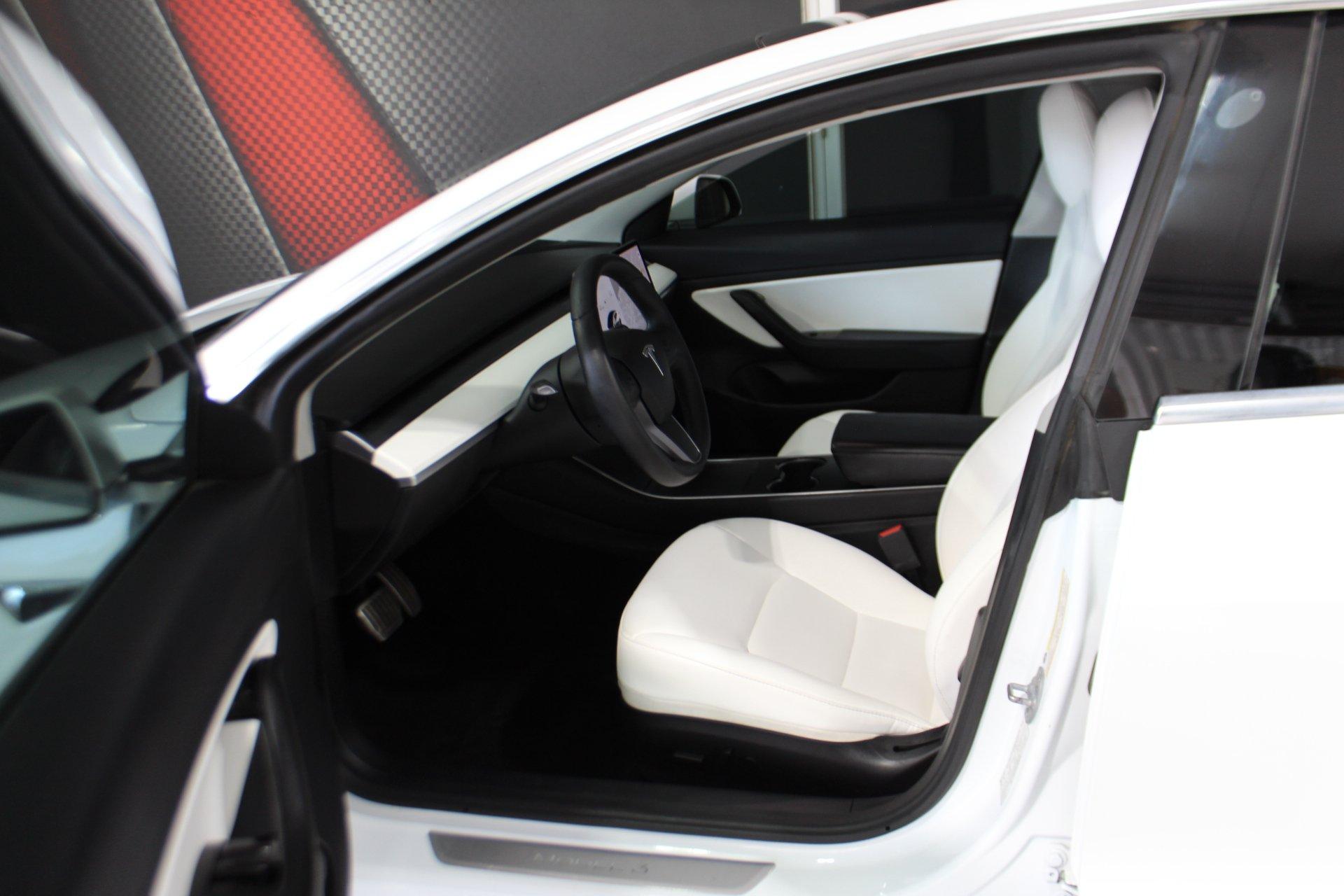 Tesla Model 3 2020 - Image 11