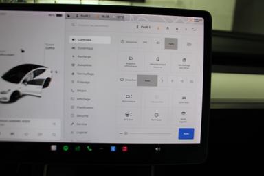 Tesla Model 3 2020 - Thumbnail 18